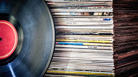 how much is a music catalog worth: exploring the multifaceted value of music catalogs